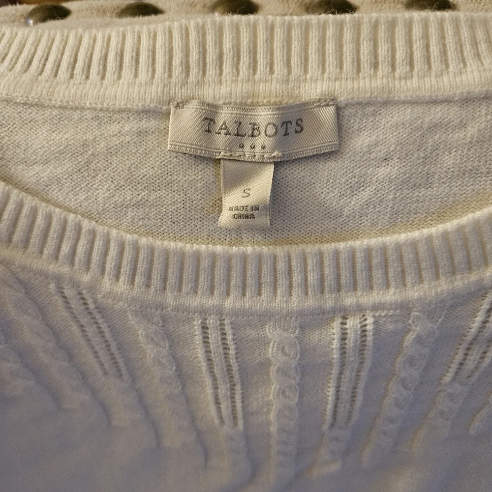 TALBOTS Cream Round Neck Lightweight Sweater Size Small New With Tags - Picture 2 of 7